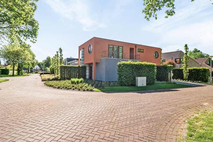 Photo 2 of Draagsteen 8