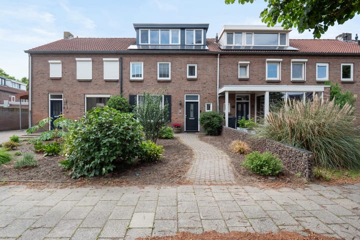 Foto 34 van Maarten Trompstraat 21