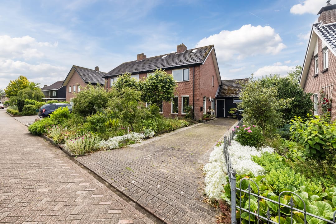 Photo 1 of Schoolstraat 25