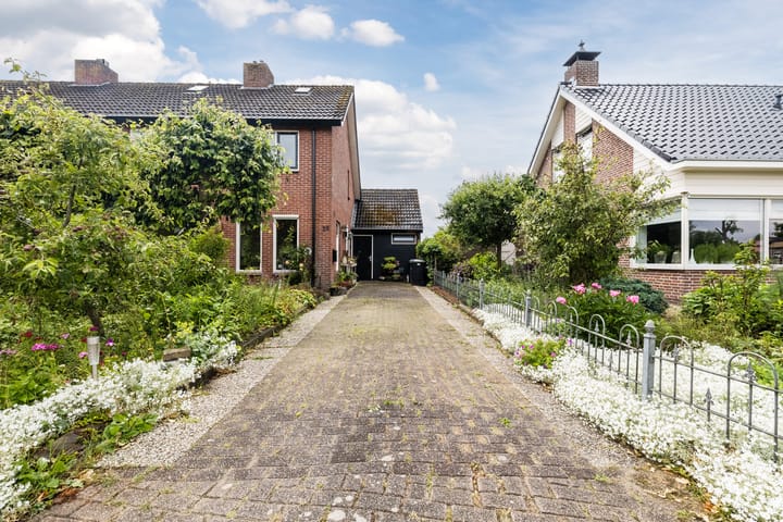 Foto 4 van Schoolstraat 25