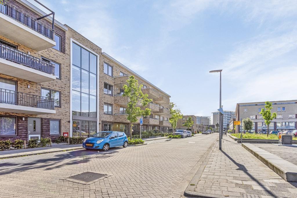 Photo 15 of Van Heuven Goedhartstraat 111
