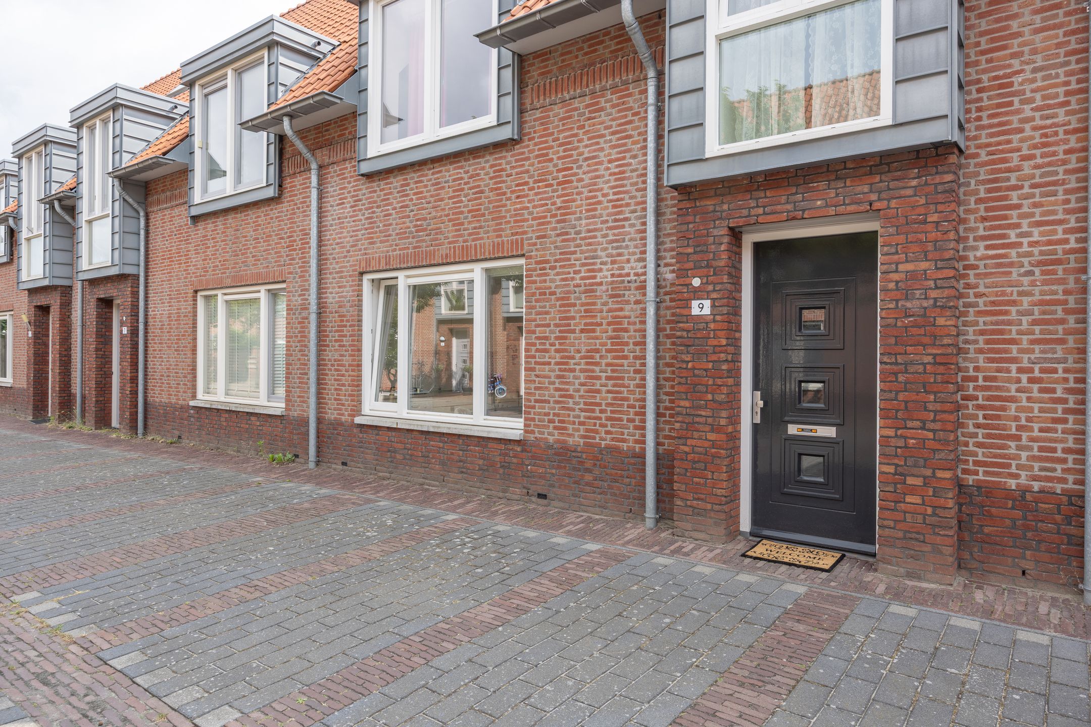 Foto 9 van Van Coeverdenstraat 9