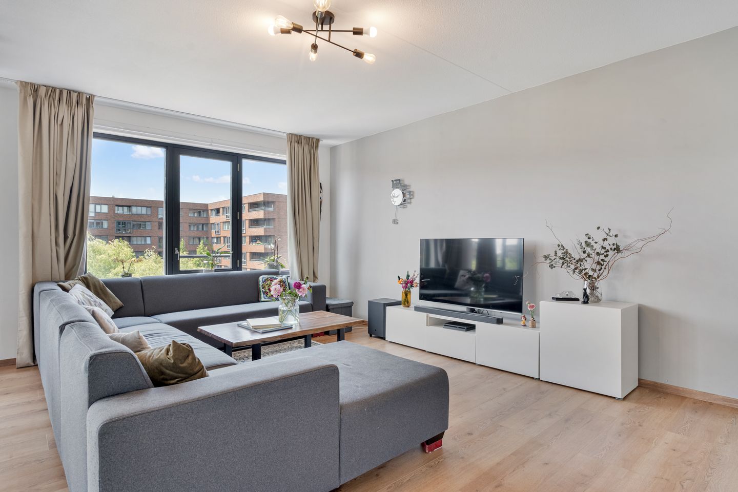 Foto 25 van Laan van Wateringse Veld 104