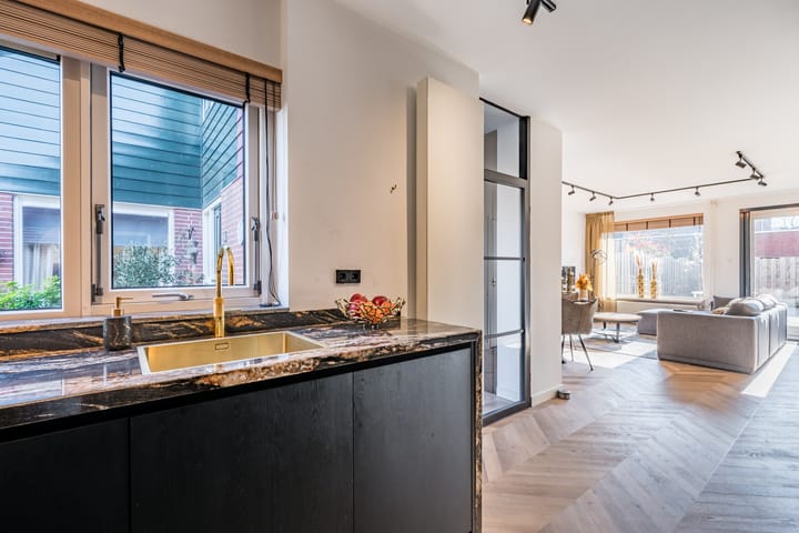 Foto 18 van Fluitekruid 11