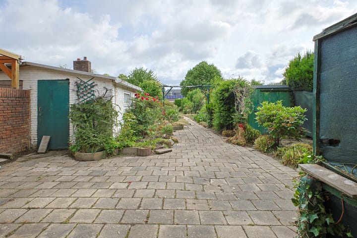 Foto 11 van Bloemenweg 14