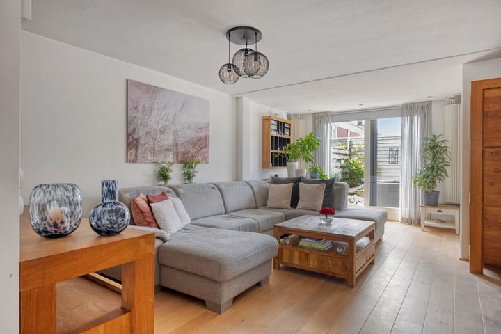 Photo 2 of Cole Porterhof 140