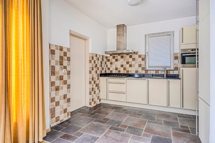 Photo 6 of Heistraat 6