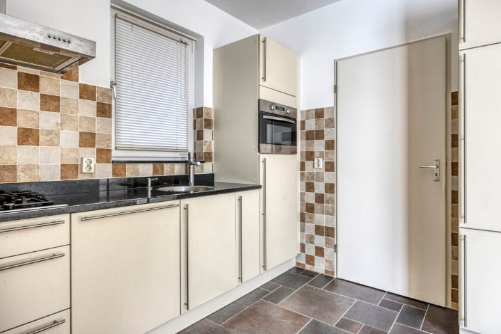 Photo 7 of Heistraat 6