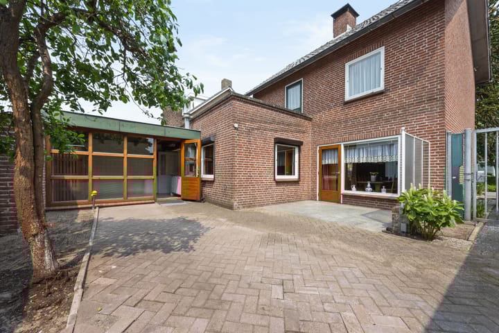 Photo 2 of Willem Alexanderstraat 3