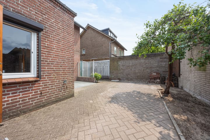 Photo 31 of Willem Alexanderstraat 3