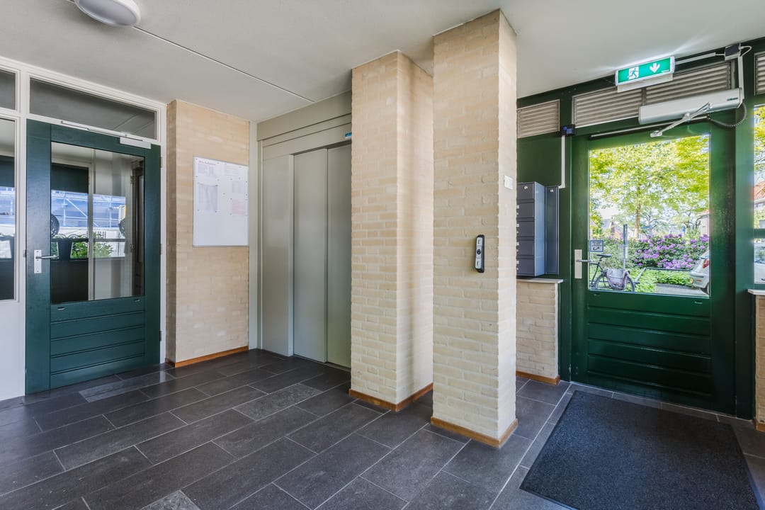 Photo 7 of Mr. van Coothstraat 32