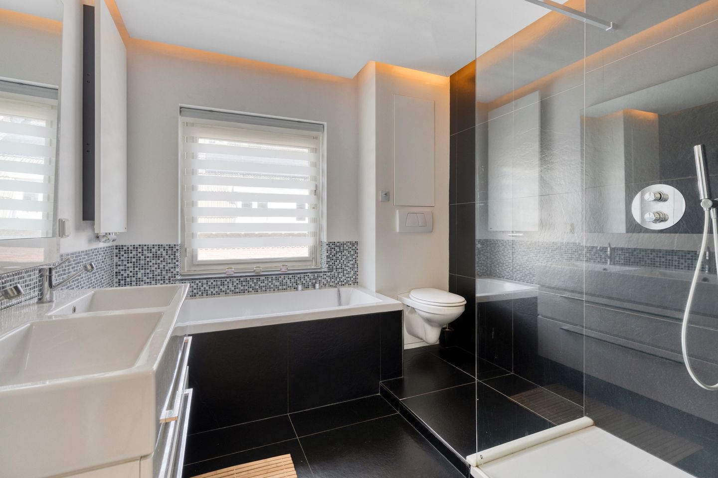 Foto 25 van Burgemeester Ceulenstraat 2-C