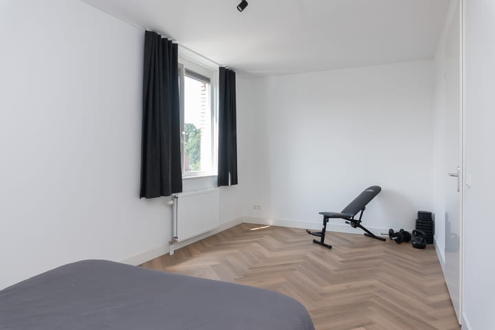 Foto 41 van Zenderenstraat 23