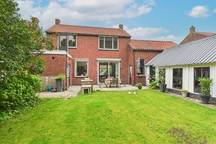 Photo 3 of Julianastraat 10