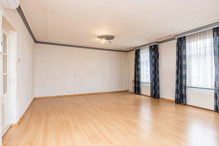 Photo 9 of Hoofdstraat 10