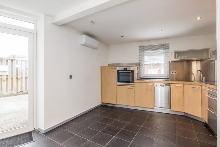 Photo 18 of Hoofdstraat 10