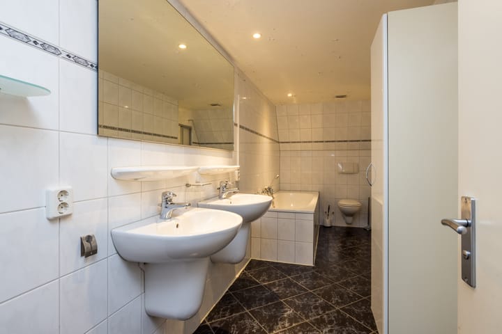 Photo 31 of Hoofdstraat 10