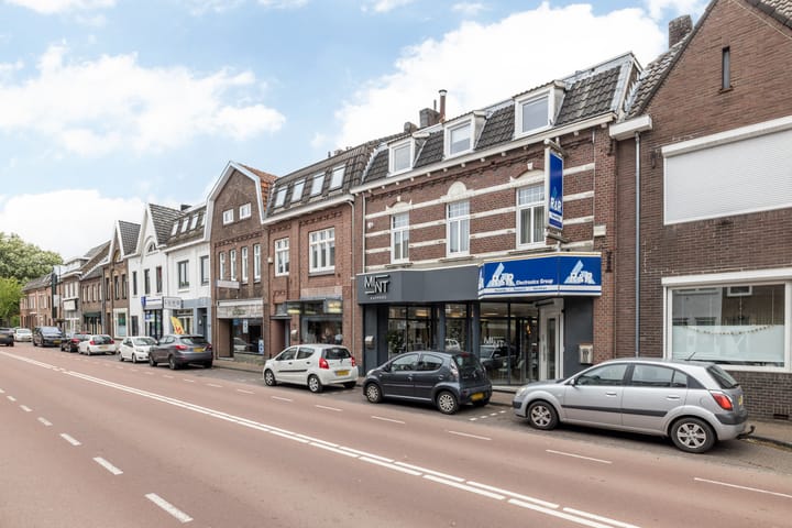 Photo 35 of Hoofdstraat 10