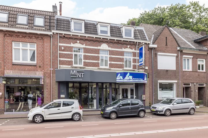 Photo 37 of Hoofdstraat 10