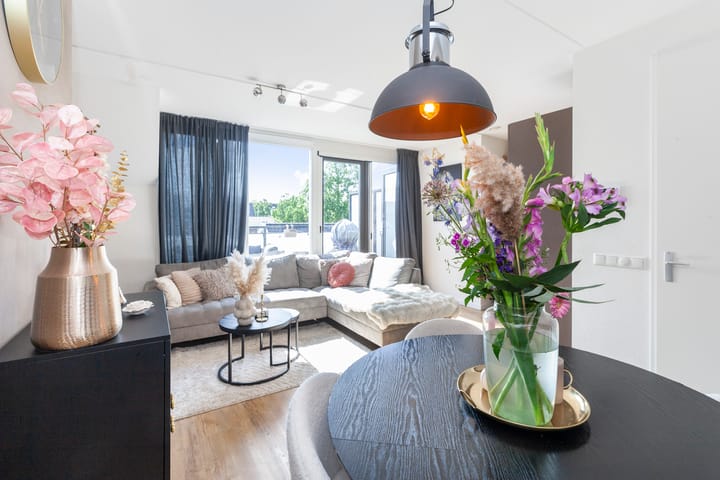 Foto 2 van Schoolplein 6