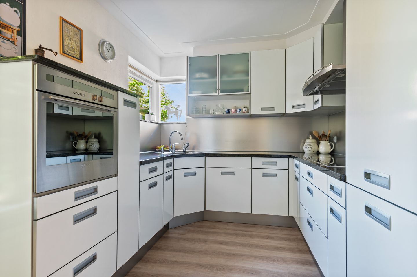 Photo 14 of Liesbos 106