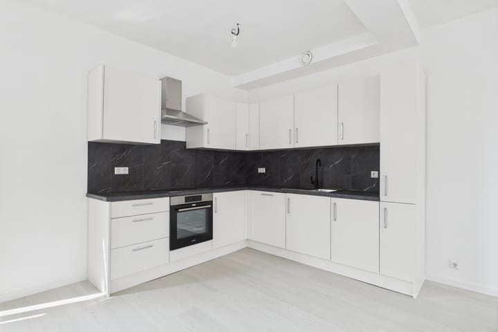 Photo 3 of Oostdam 51-B