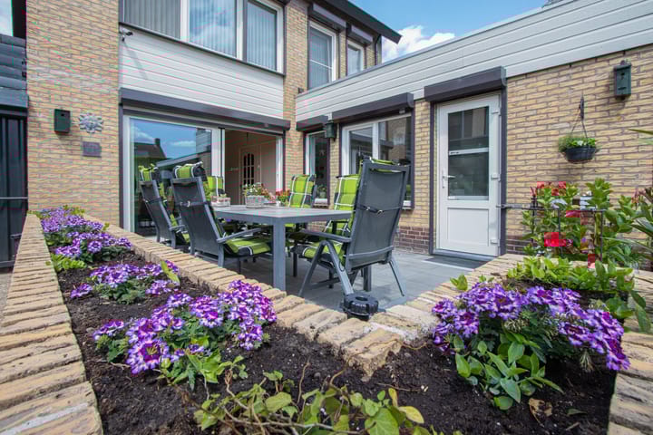 Foto 25 van Graaf van Loonlaan 23