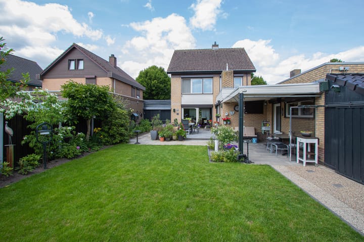 Foto 30 van Graaf van Loonlaan 23