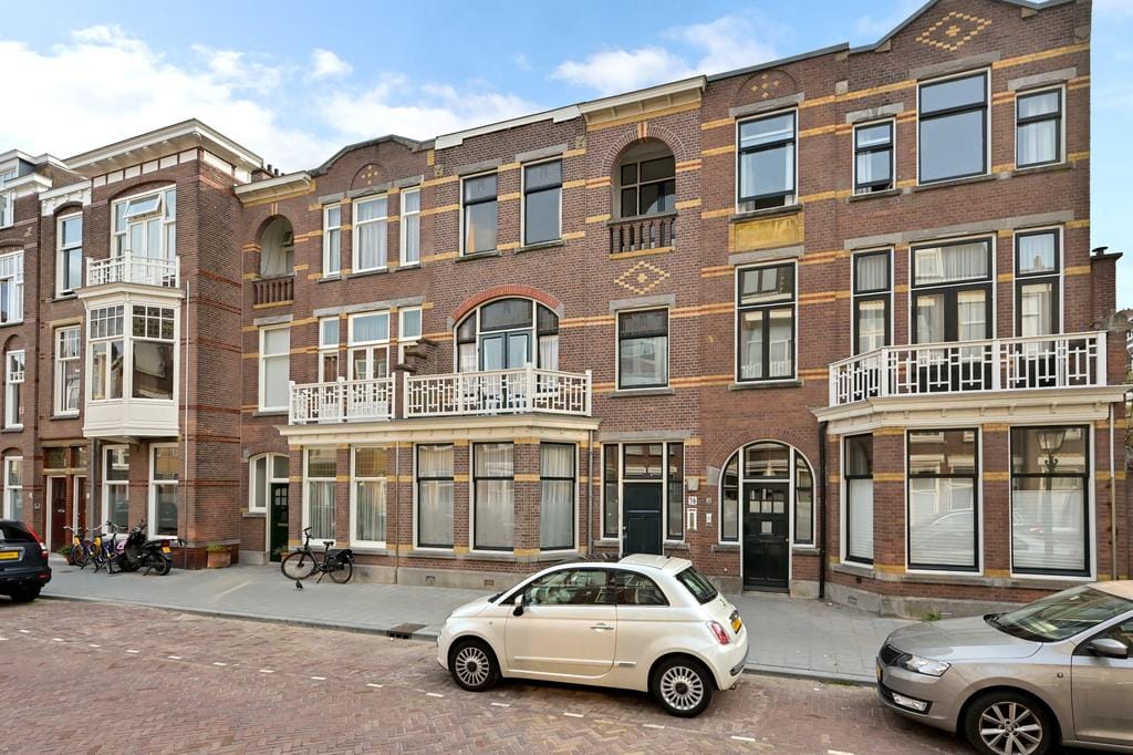 Photo 1 of Van Weede van Dijkveldstraat 56