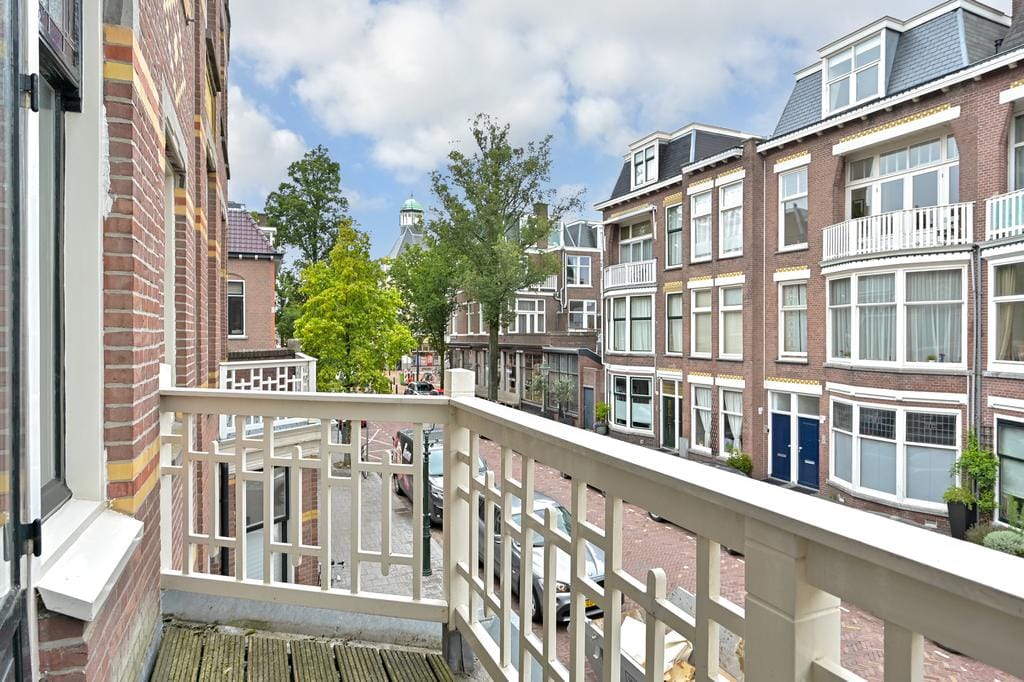 Photo 25 of Van Weede van Dijkveldstraat 56