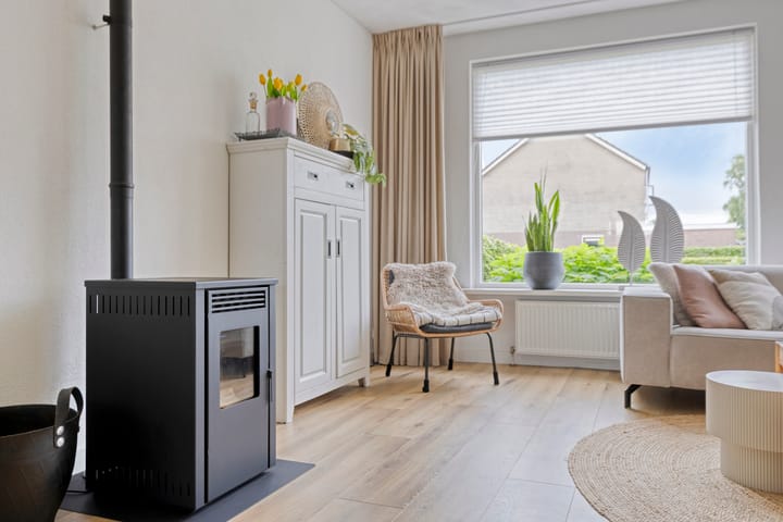 Foto 10 van van Brederodestraat 24