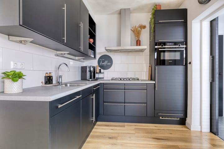 Foto 14 van van Brederodestraat 24