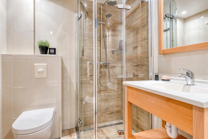 Foto 22 van van Brederodestraat 24