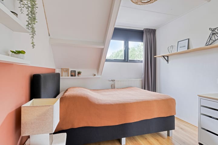 Foto 23 van van Brederodestraat 24