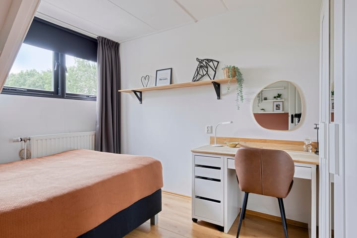 Foto 24 van van Brederodestraat 24