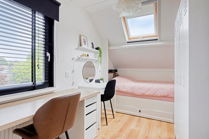 Foto 25 van van Brederodestraat 24