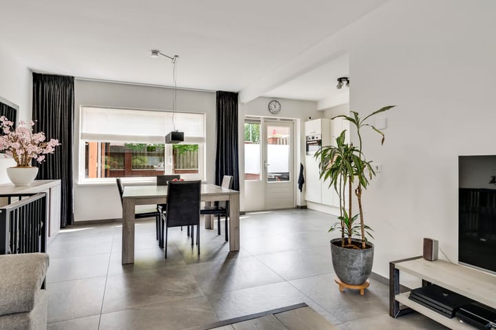 Foto 14 van Voorstestraat 114