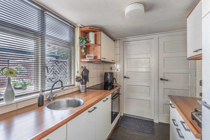 Foto 15 van Oostwijkstraat 11