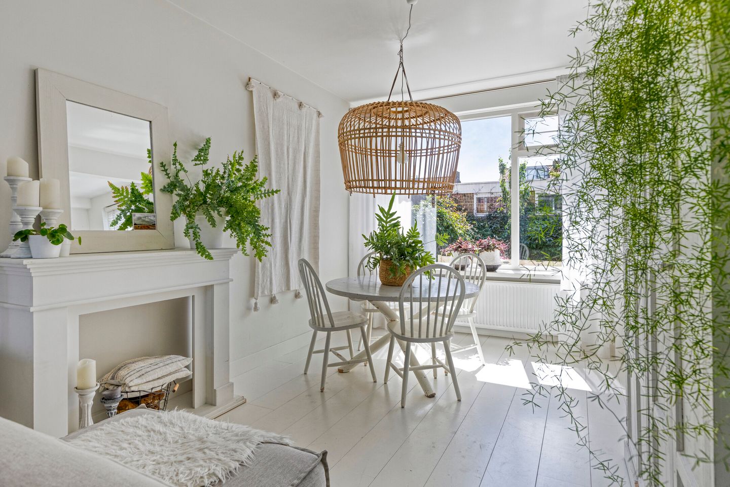 Photo 5 of Titus Brandsmastraat 5