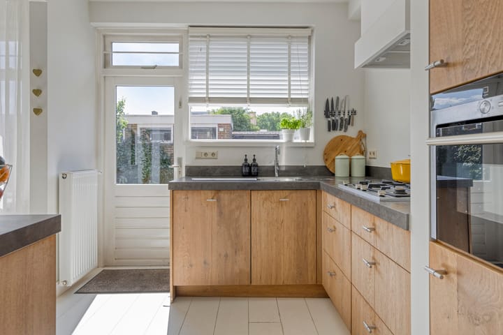 Foto 7 van Titus Brandsmastraat 5