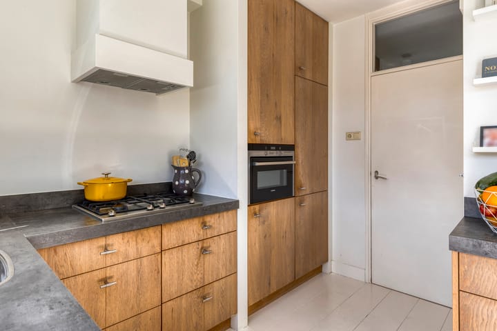 Foto 10 van Titus Brandsmastraat 5