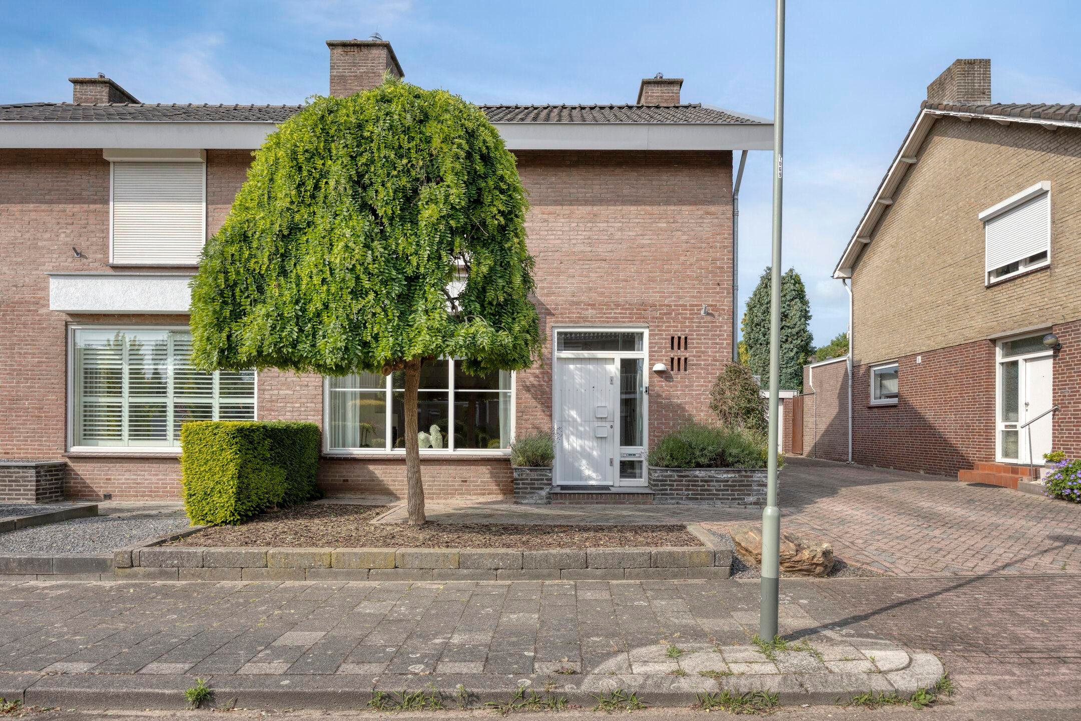 Foto 24 van Emmastraat 4