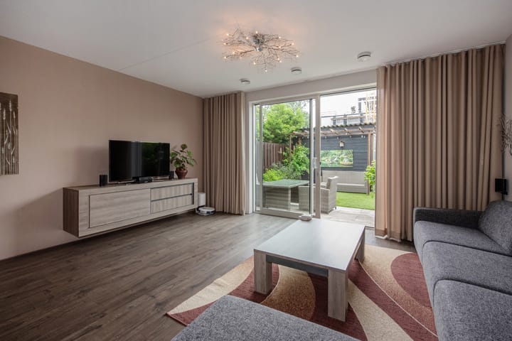 Foto 11 van Lijsterbeslaan 94