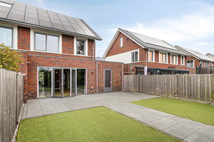 Foto 23 van Esther Vergeerstraat 61