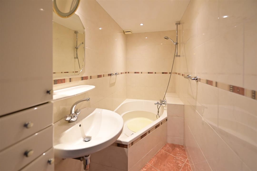 Photo 13 of Eikenlaan 76