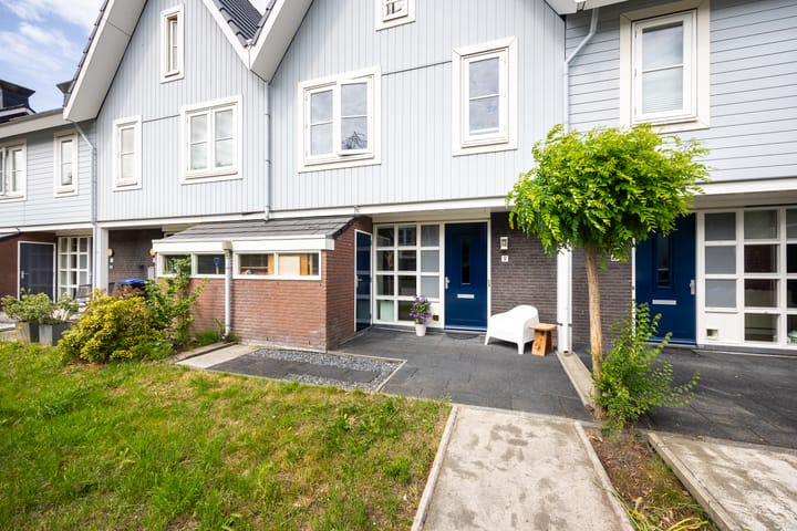 Foto 8 van Helmbloemlaan 9