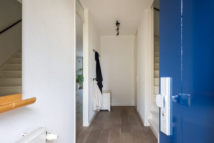 Foto 9 van Helmbloemlaan 9