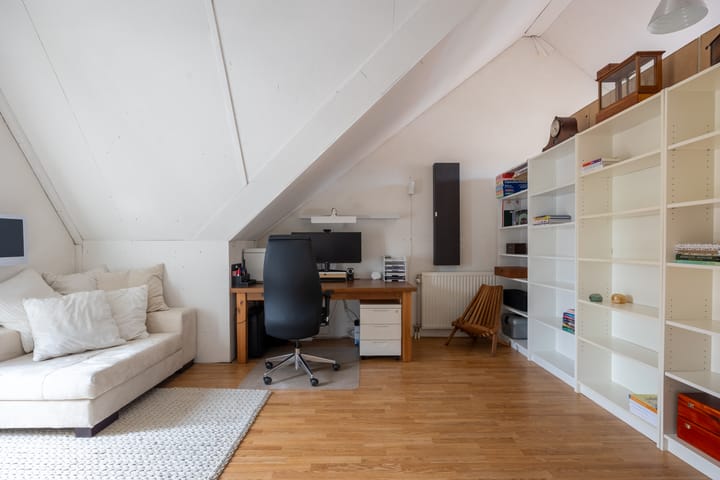 Foto 29 van Helmbloemlaan 9