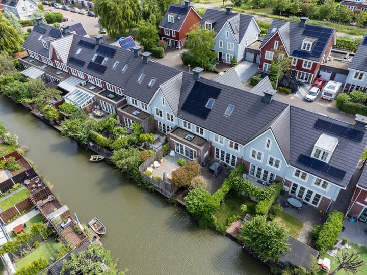 Foto 30 van Helmbloemlaan 9