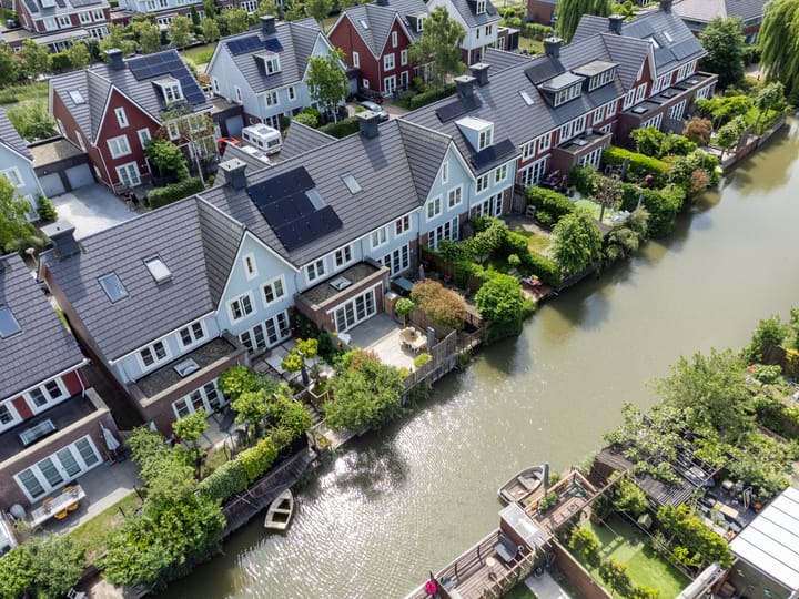 Foto 31 van Helmbloemlaan 9